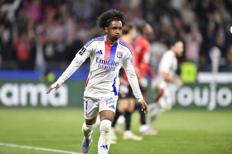 RMC：拜仁、利物浦和马赛均有意里昂20岁边锋马利克-福法纳