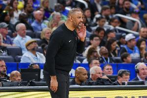 ag体育网站-乌度卡谈进步：去年证明我们能与所有球队竞争 今年该赢下强队了