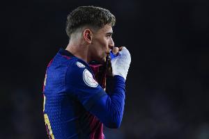 AG体育-阿斯:加维膝盖出现肿胀,很可能会缺席后续巴萨的多场比赛