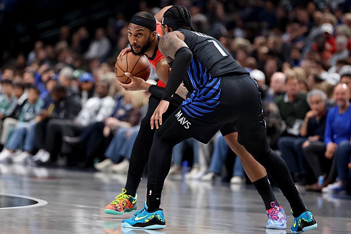 ag体育官网注册-让两大铁匠担任后场双枪，火箭的战术和人员安排看起来有些搞笑？