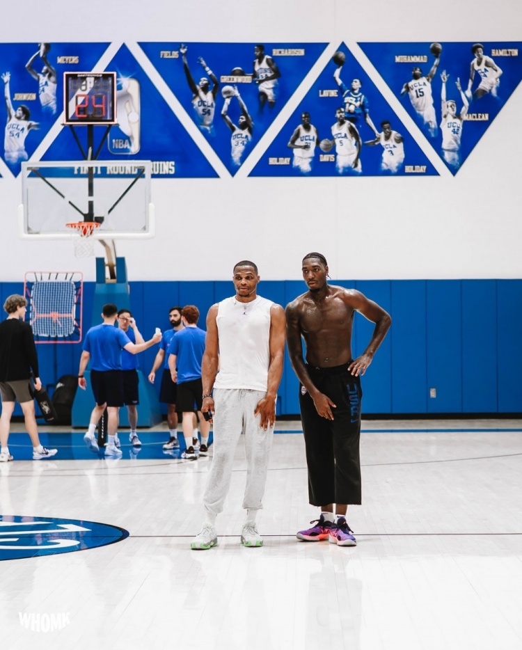 威少重返母校UCLA参与训练 亲自指导年轻球员保持竞技状态